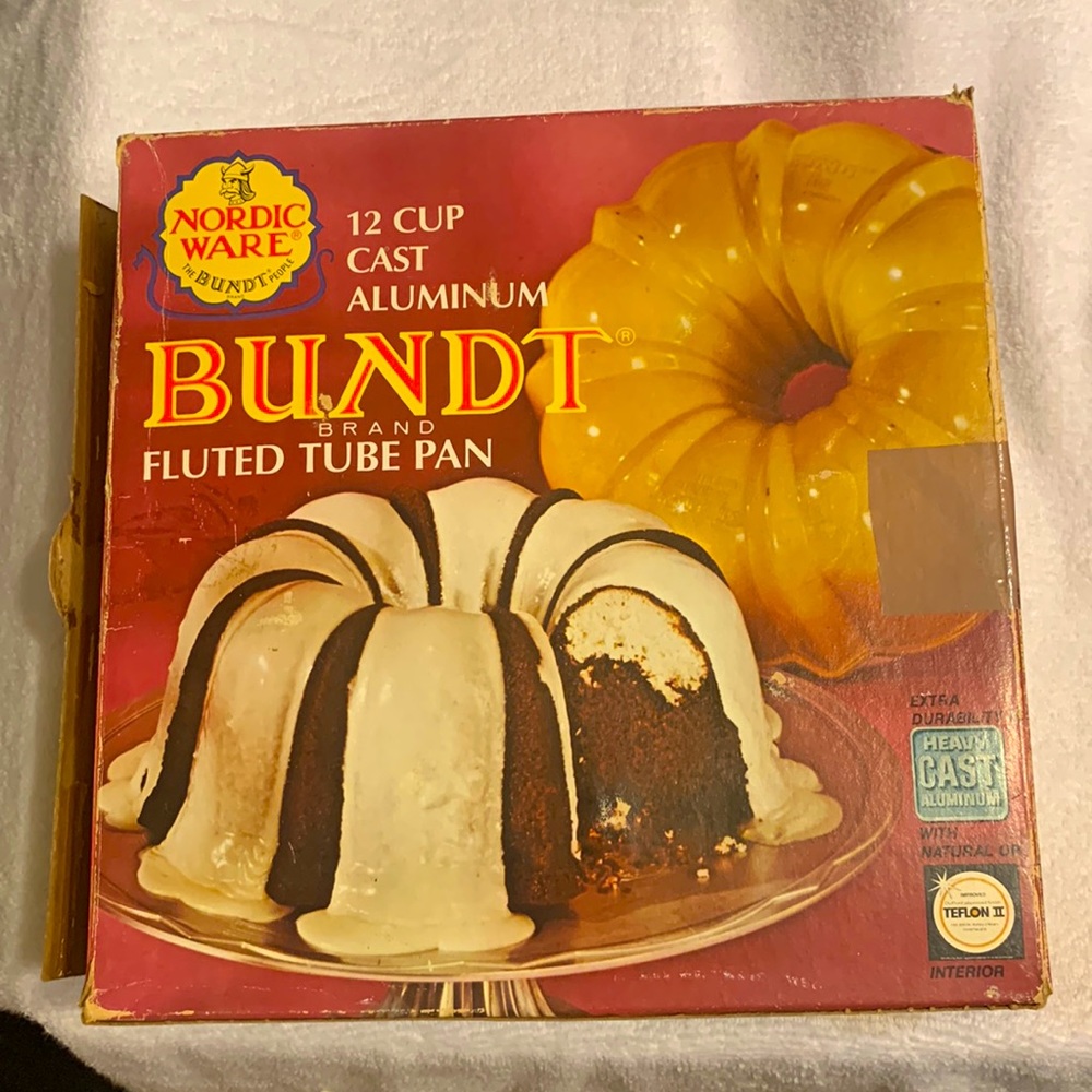 VTG Nordic Ware Bundt Cake Tin